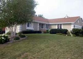 7851 W Lake Pointe Dr., Franklin, WI 53132