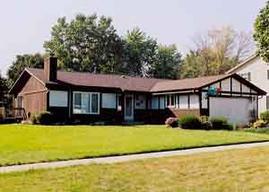 6325 S Root River Dr., Greendale, WI 53129