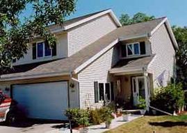 1041 Fleetfoot Dr., Waukesha, WI 53186