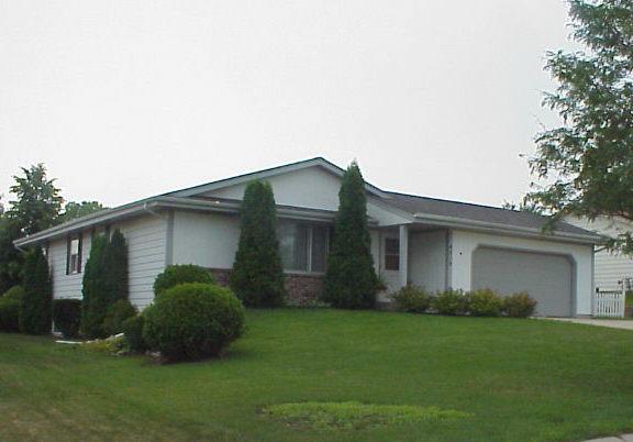 4219 W Carmel Dr, Franklin, WI 53132