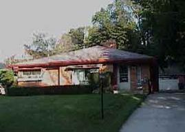 10429 W Grantosa Dr, Wauwatosa, WI 53222