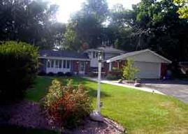 5275 S Oak Ridge Dr., New Berlin, WI 53146