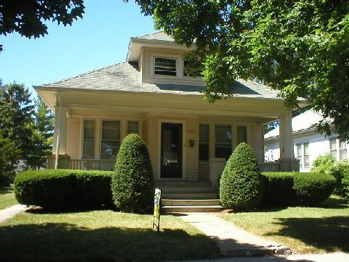 2218 Saint Claire St, Racine, WI 53402