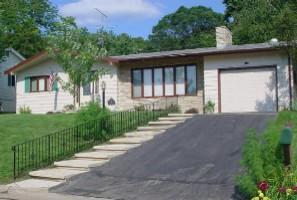 1247 Cliffwood Ln., La Crosse, WI 54601