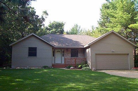 7658 Pine Knolls Dr., Whitewater, WI 53190