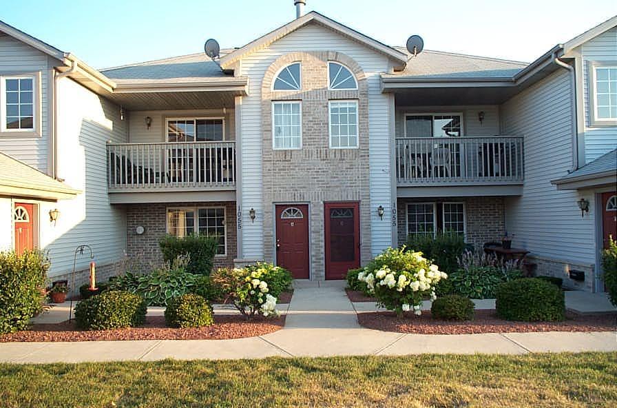 1055 Quinlan Dr. #Unit E, Pewaukee, WI 53072