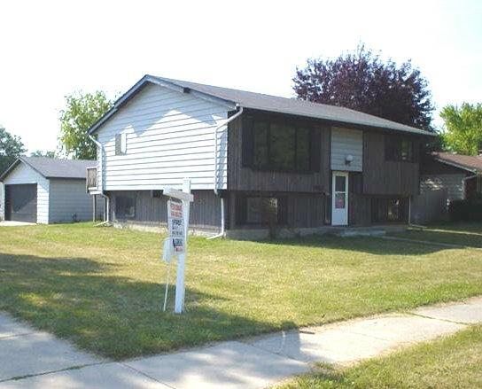 7950 S Wakeforest Dr., Oak Creek, WI 53154