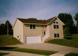 215 Kerri Anne Ct, Hartford, WI 53027