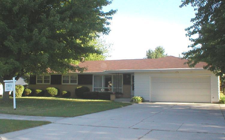 1702 Silver Moon Ln., New Holstein, WI 53061