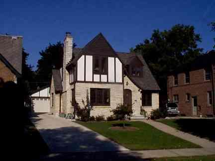 941 Robertson St., Wauwatosa, WI 53213