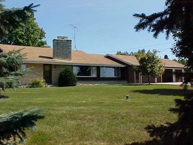 2904 Northwoods Rd., Port Washington, WI 53074