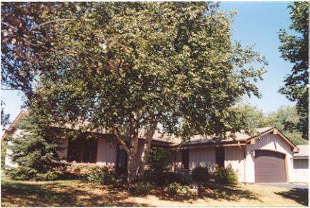 1712 Blackhawk Tr., Waukesha, WI 53186