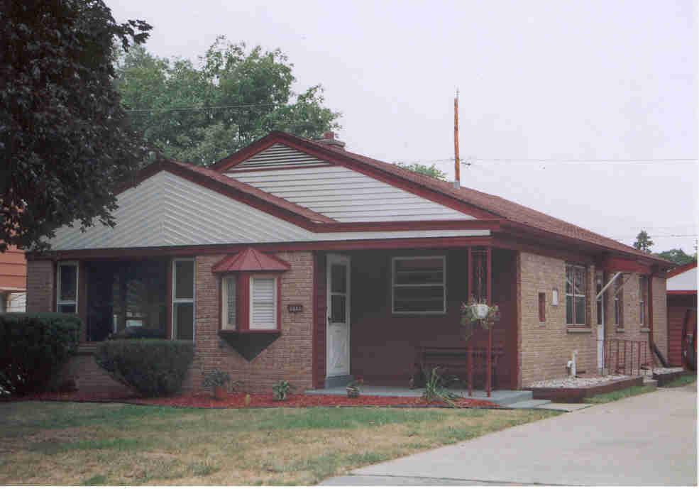 848 W La Salle Ave, Glendale, WI 53209