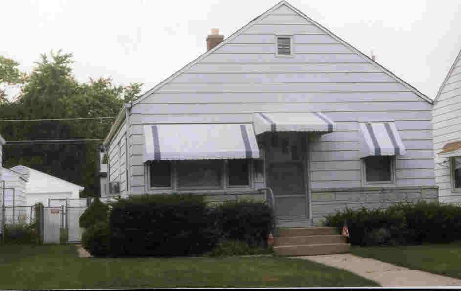 2463 S 74th St., West Allis, WI 53219