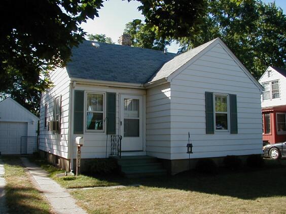 4217 Harding Rd., Kenosha, WI 53142