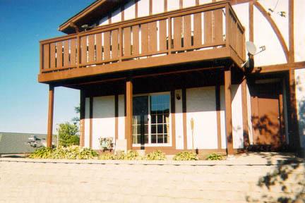 1334 Greenhedge Rd #B-1, Pewaukee, WI 53072