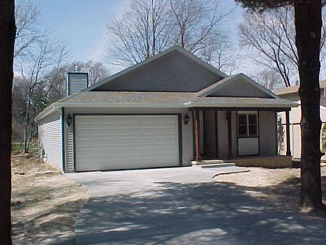 2911 Darlington St, Delavan, WI 53115
