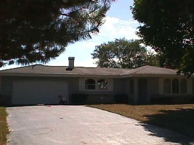 1911 W Juniper Ln., Glendale, WI 53209