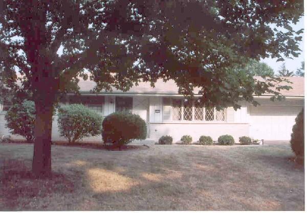 6836 N Reynard, Fox Point, WI 53217