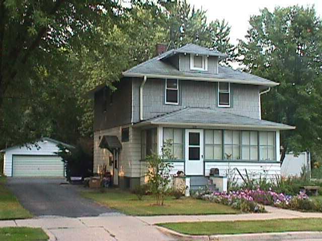 639 E Juneau Ave., Oconomowoc, WI 53066