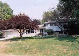 2148 W Daphne Rd., Glendale, WI 53209