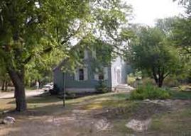 812 Clarendon Ave., Mukwonago, WI 53149