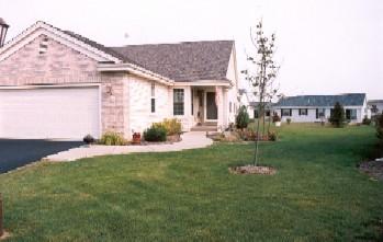 2943 Clearwater Ln., Waukesha, WI 53189