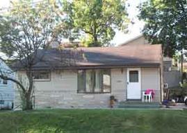 2005 Oaklawn, Waukesha, WI 53188