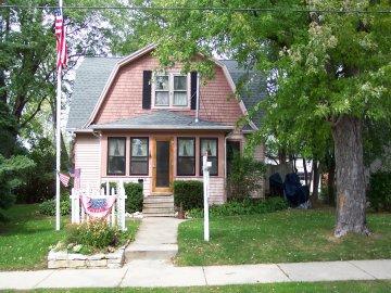 306 Lawn St., Hartland, WI 53029