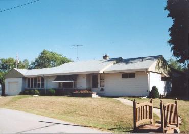 1099 W La Salle Ave., Glendale, WI 53209