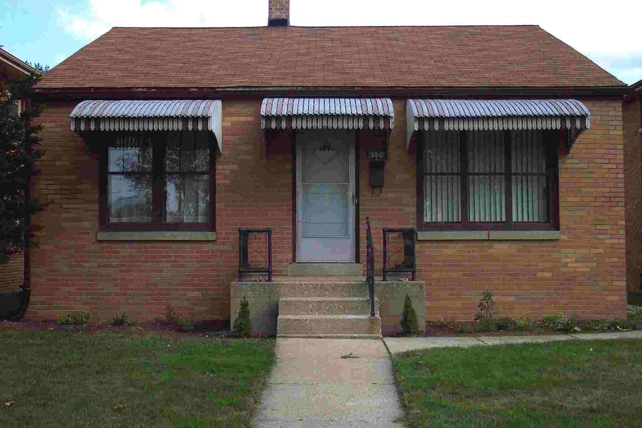 [Address Hidden by Seller], Milwaukee, WI 53218