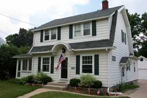 107 E Jefferson St., Oconomowoc, WI 53066