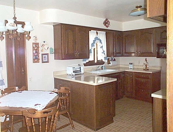 2412 S 59th St., West Allis, WI 53219