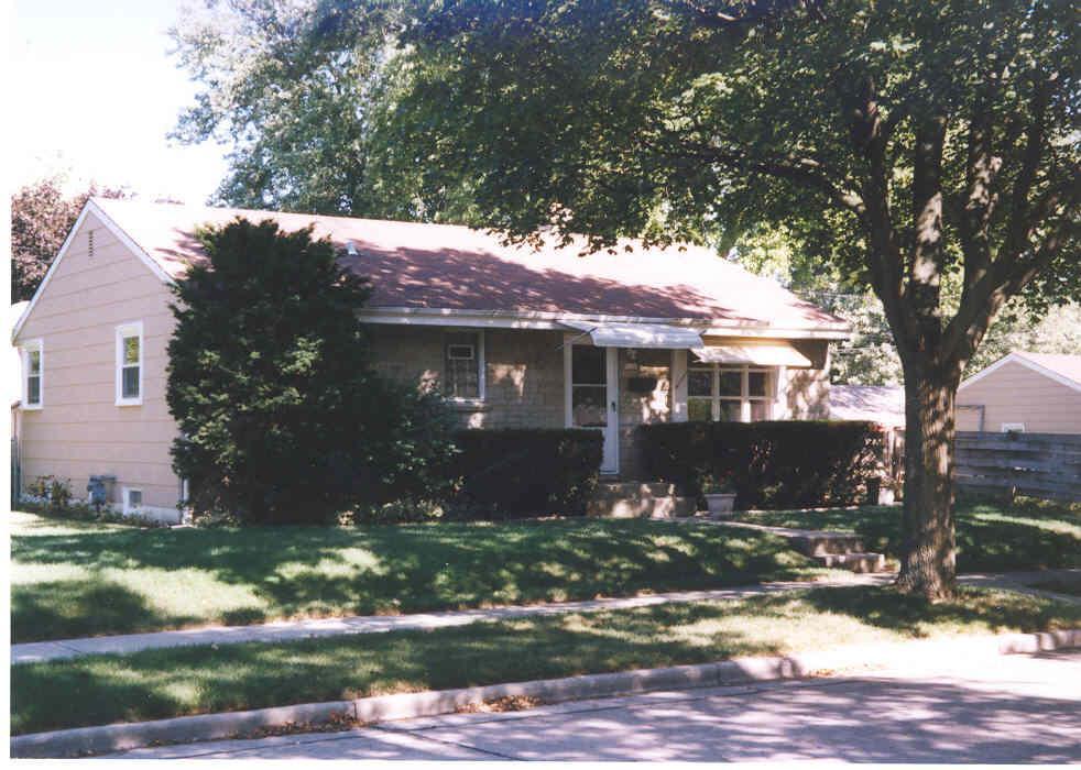 7126 W Tallmadge Pl., Milwaukee, WI 53218
