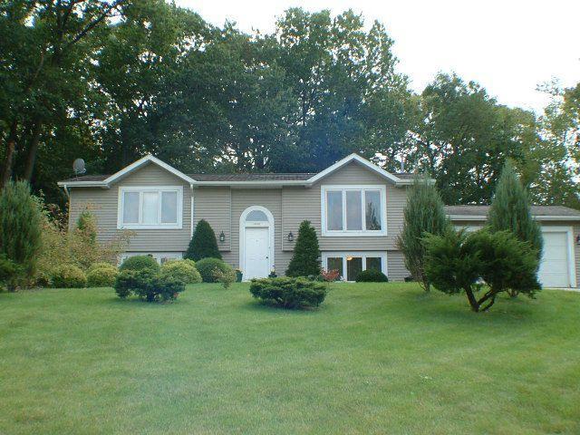 2425 South Rd., Lyons, WI 53105