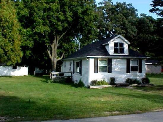 N1300 Cherry Dr., Bloomfield, WI 53128