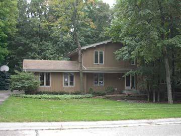 4620 S Delphine Dr., New Berlin, WI 53151