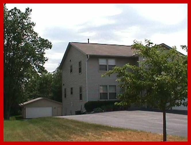 1236 Sunnyridge Rd., Pewaukee, WI 53072