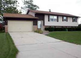 7016 Lindner Dr., Franklin, WI 53132