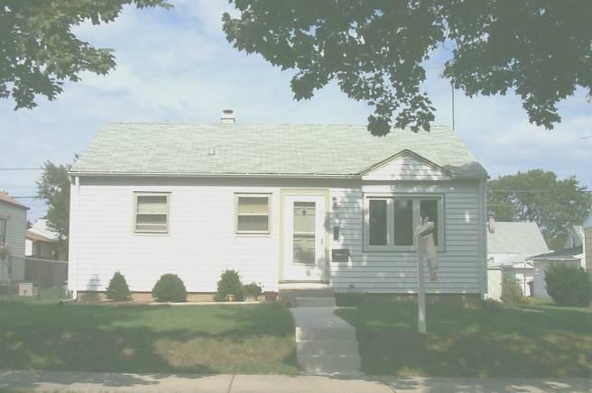 830 W Eden Pl., Milwaukee, WI 53221