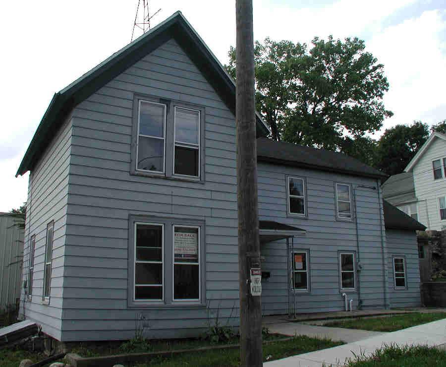 217 Amanda St, Burlington, WI 53105