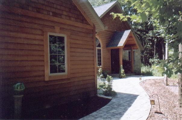 521 Bayberry Ln., Slinger, WI 53086