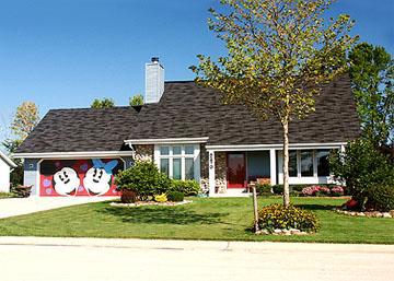 8270 S Wildwood Dr., Oak Creek, WI 53154