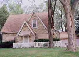 11712 W Center St, Wauwatosa, WI 53222