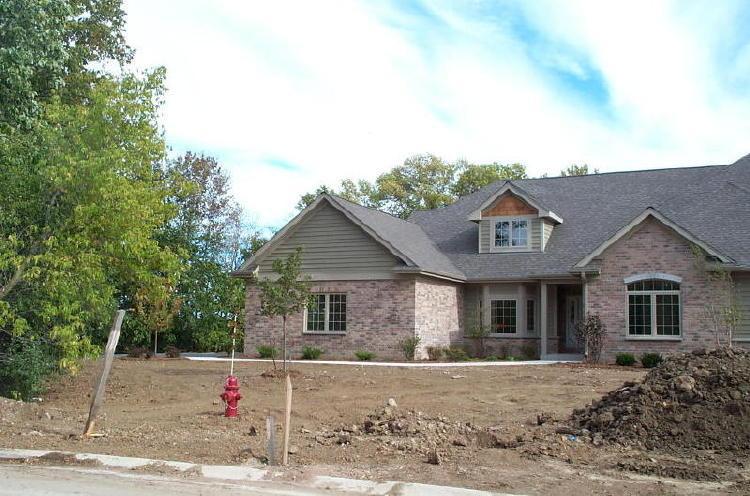 10498 N Hidden Creek Ct. #B15 U29, Mequon, WI 53092