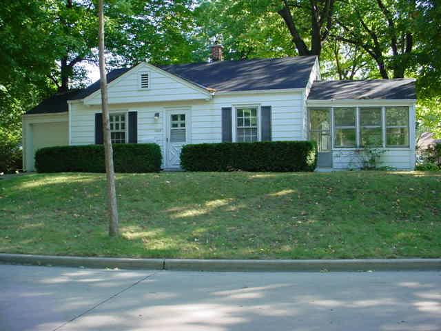 1032 S 105st St., West Allis, WI 53214