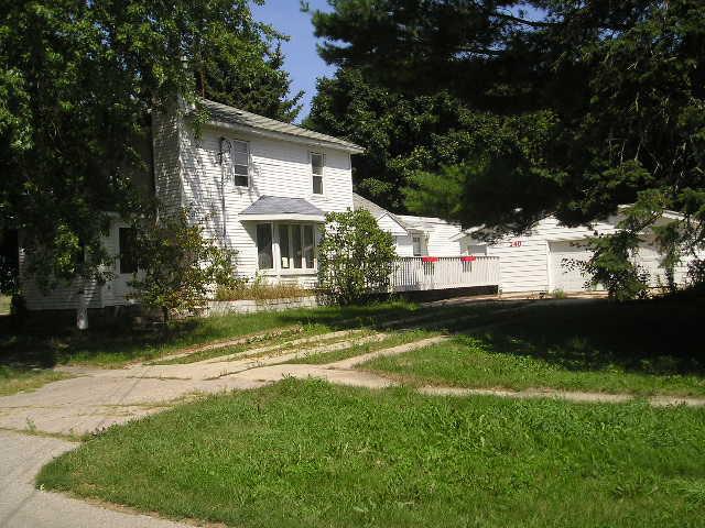 240 Nelson St., Sharon, WI 53185