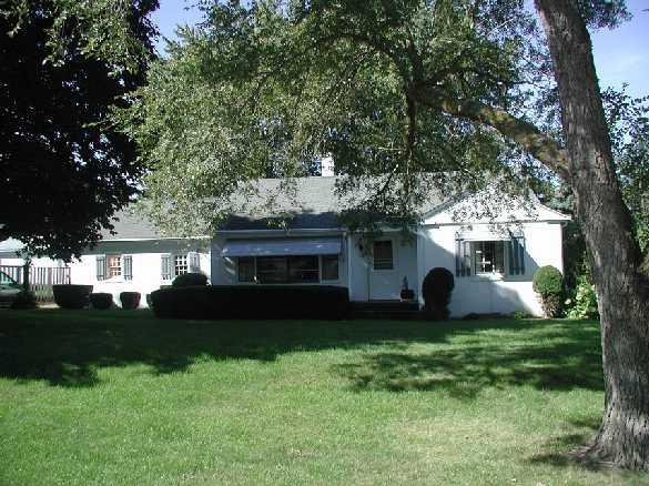 924 Sycamore Ave., Mount Pleasant, WI 53406