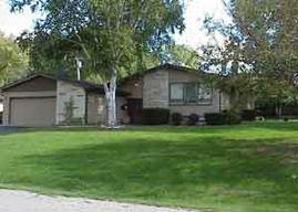 214 Lois St., Mukwonago, WI 53149