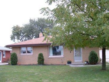 4460 S 64th St., Greenfield, WI 53220